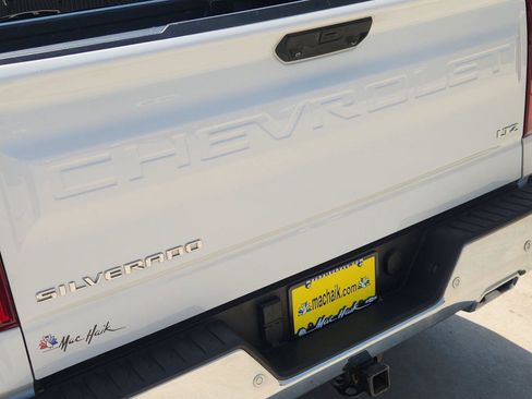 Used 2023 Chevrolet Silverado 1500 LTZ w/ Z71 Off-Road Package AWD/4WD image 31