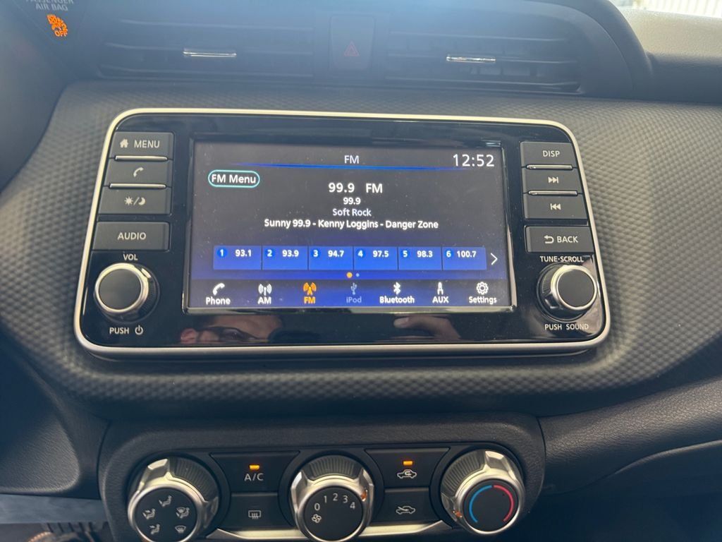 Used 2025 Nissan Kicks Play S FWD image 11