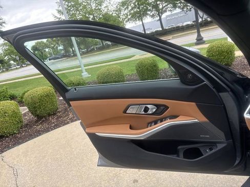 Used 2025 BMW 330i xDrive Sedan w/ Premium Package image 20