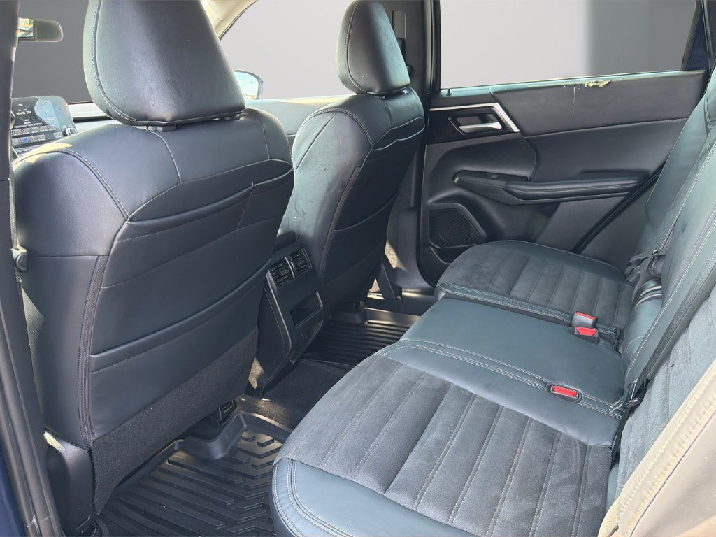 Used 2023 Mitsubishi Outlander SE FWD image 15