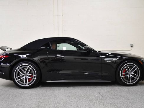 Used 2022 Mercedes-Benz SL 55 AMG 4MATIC w/ Driver Assistance Package image 31