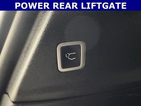 Used 2025 Chrysler Pacifica Select FWD image 41