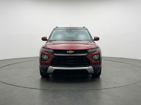 Used 2025 Chevrolet TrailBlazer LT image 2