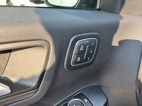 Used 2023 Ford Escape SE w/ PHEV Premium Package image 19