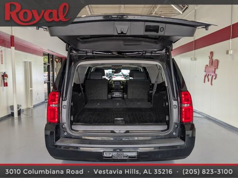 Used 2018 Chevrolet Suburban LT AWD/4WD image 16