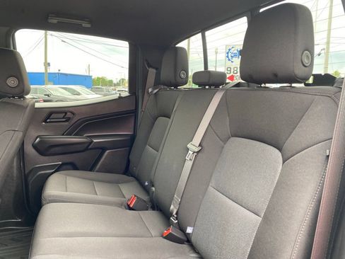 Used 2025 Chevrolet Colorado Trail Boss AWD/4WD image 17
