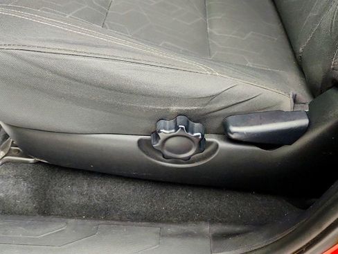 Used 2016 Toyota Tacoma TRD Sport w/ Towing Package AWD/4WD image 11
