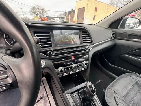 Used 2019 Hyundai Elantra Limited w/ Ultimate Package 02 FWD image 16
