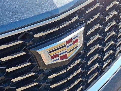 Used 2019 Cadillac XT4 Premium Luxury FWD image 4