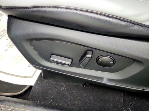 Used 2021 Ford Explorer XLT w/ Equipment Group 202A AWD/4WD image 12