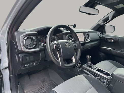 Used 2020 Toyota Tacoma TRD Off-Road image 21