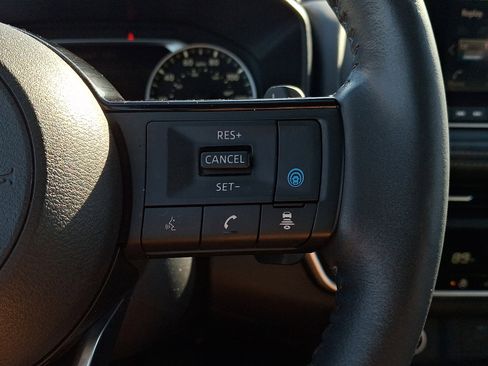 Used 2023 Nissan Rogue SV image 19