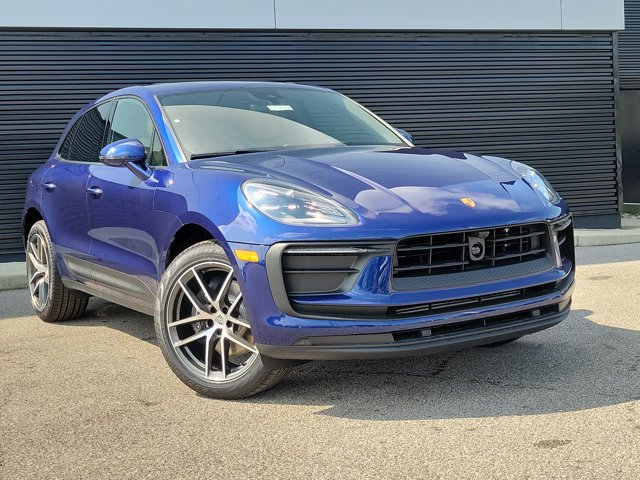 Used 2026 Porsche Macan AWD/4WD image 9