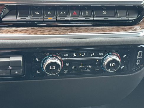 New 2025 GMC Sierra 1500 Elevation image 22