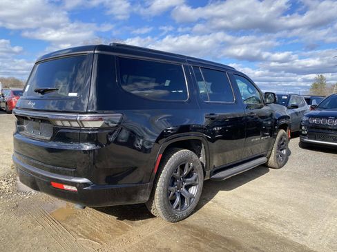 New 2026 Jeep Grand Wagoneer 4WD image 3