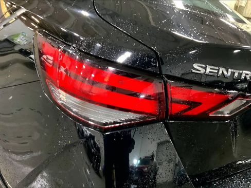 Used 2021 Nissan Sentra SV FWD image 29