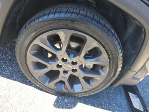 Used 2021 Jeep Compass Latitude image 8