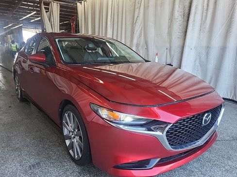 Used 2019 MAZDA MAZDA3 Sedan w/ Preferred Package image 4