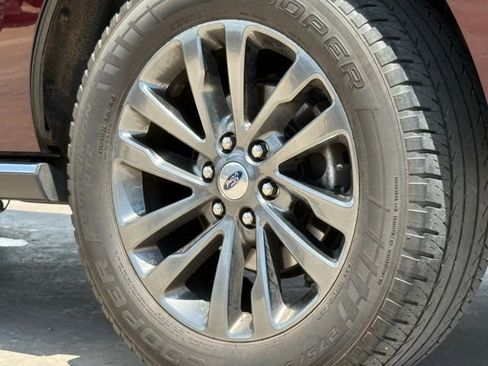 Used 2021 Ford Expedition Limited AWD/4WD image 11