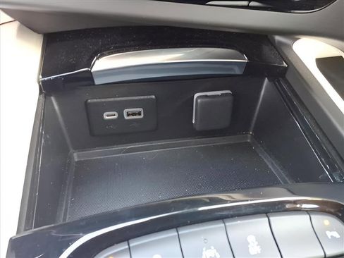 Used 2023 Buick Envision Preferred image 12