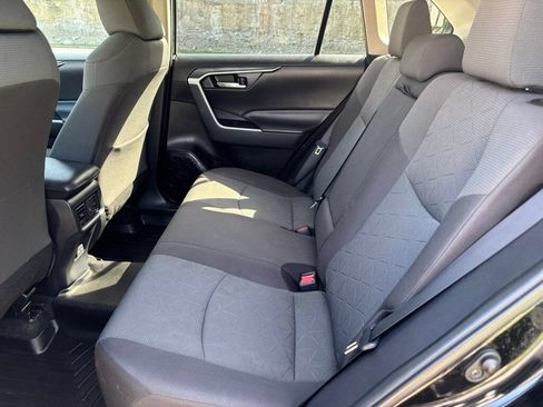 Used 2023 Toyota RAV4 XLE FWD image 18