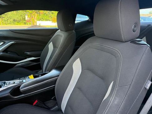 Used 2021 Chevrolet Camaro LT image 17
