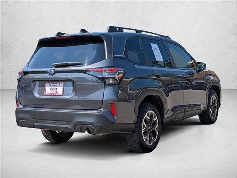 Used 2025 Subaru Forester Premium AWD/4WD image 5