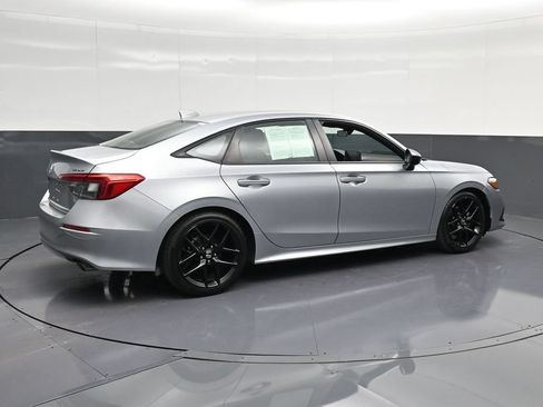 Used 2023 Honda Civic Sport image 3