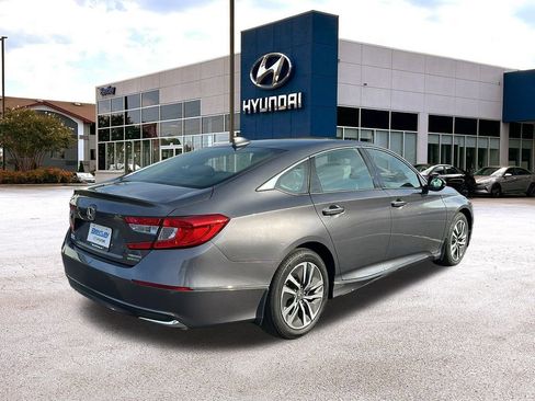 Used 2018 Honda Accord Touring image 5