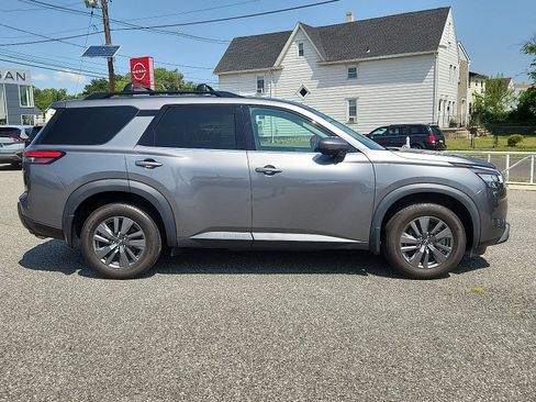 Used 2022 Nissan Pathfinder SV AWD/4WD image 7