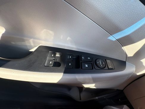 Used 2018 Hyundai Tucson SE w/ Cargo Package FWD image 18