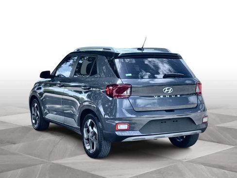 Used 2023 Hyundai Venue Limited w/ Cargo Package FWD image 6
