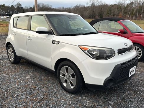 Used 2016 Kia Soul image 2