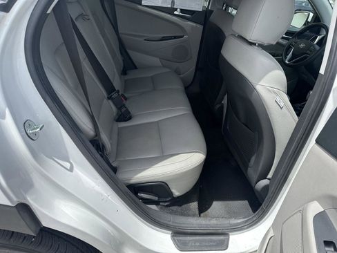 Used 2020 Hyundai Tucson Value FWD image 23