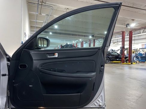 Used 2012 Hyundai Genesis 5.0 R-Spec image 12