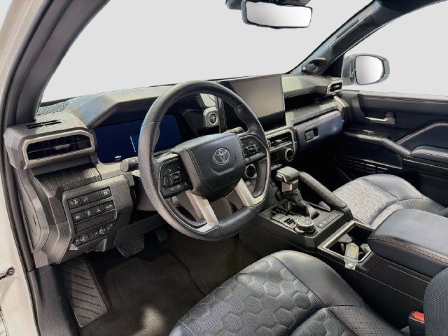 Used 2025 Toyota 4Runner Platinum AWD/4WD image 8