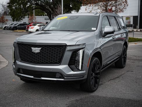 Used 2025 Cadillac Escalade Sport Platinum w/ LPO, ONYX Package image 5