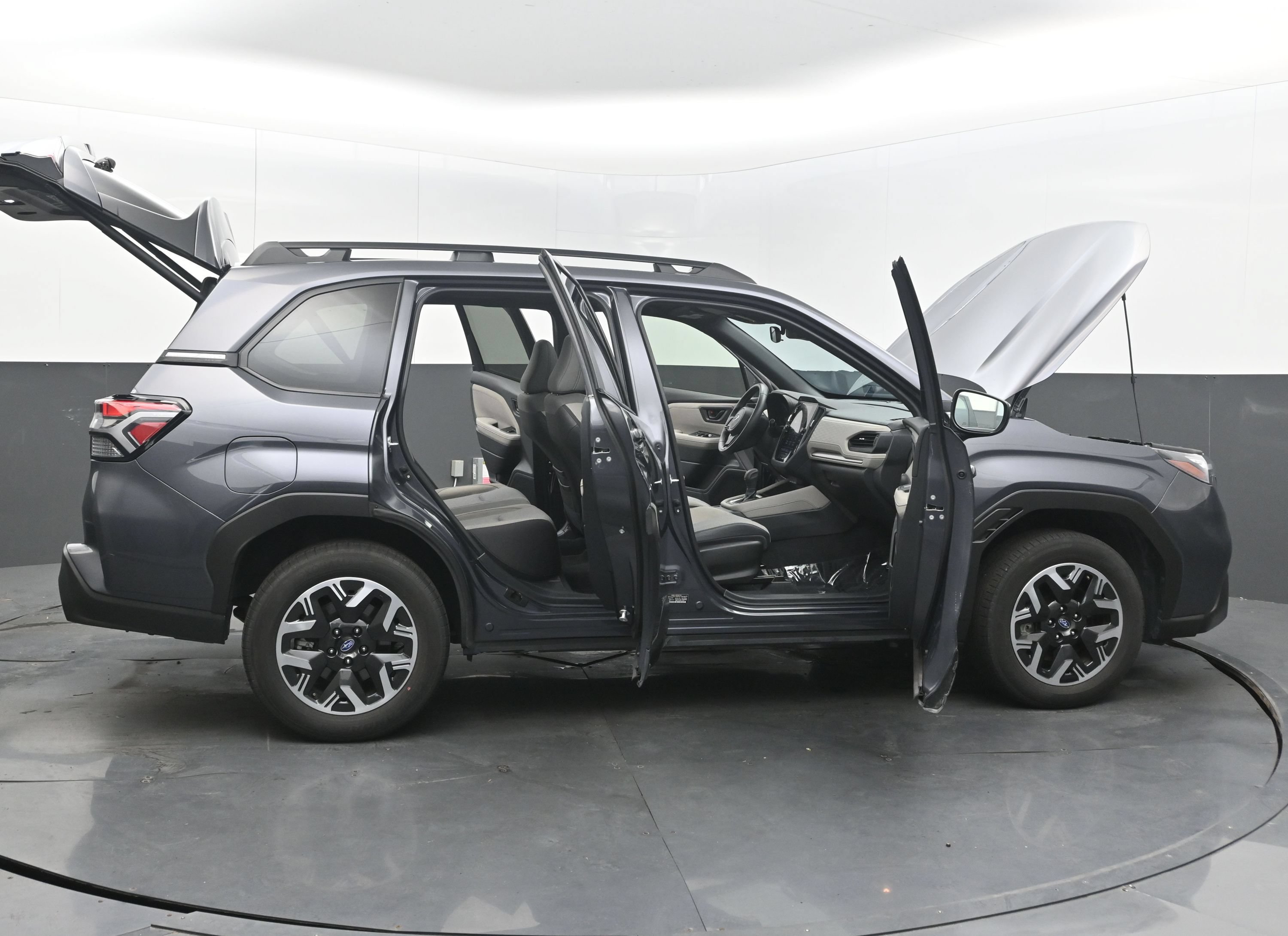 Used 2025 Subaru Forester Premium AWD/4WD image 46