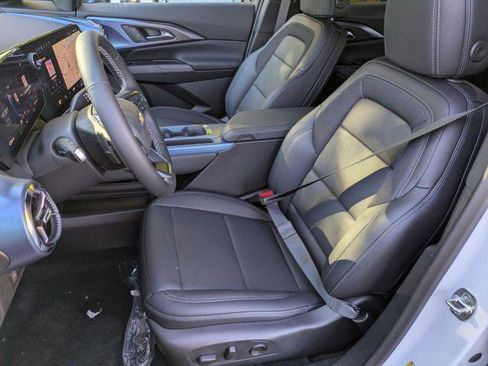 New 2026 Chevrolet Equinox EV LT image 11