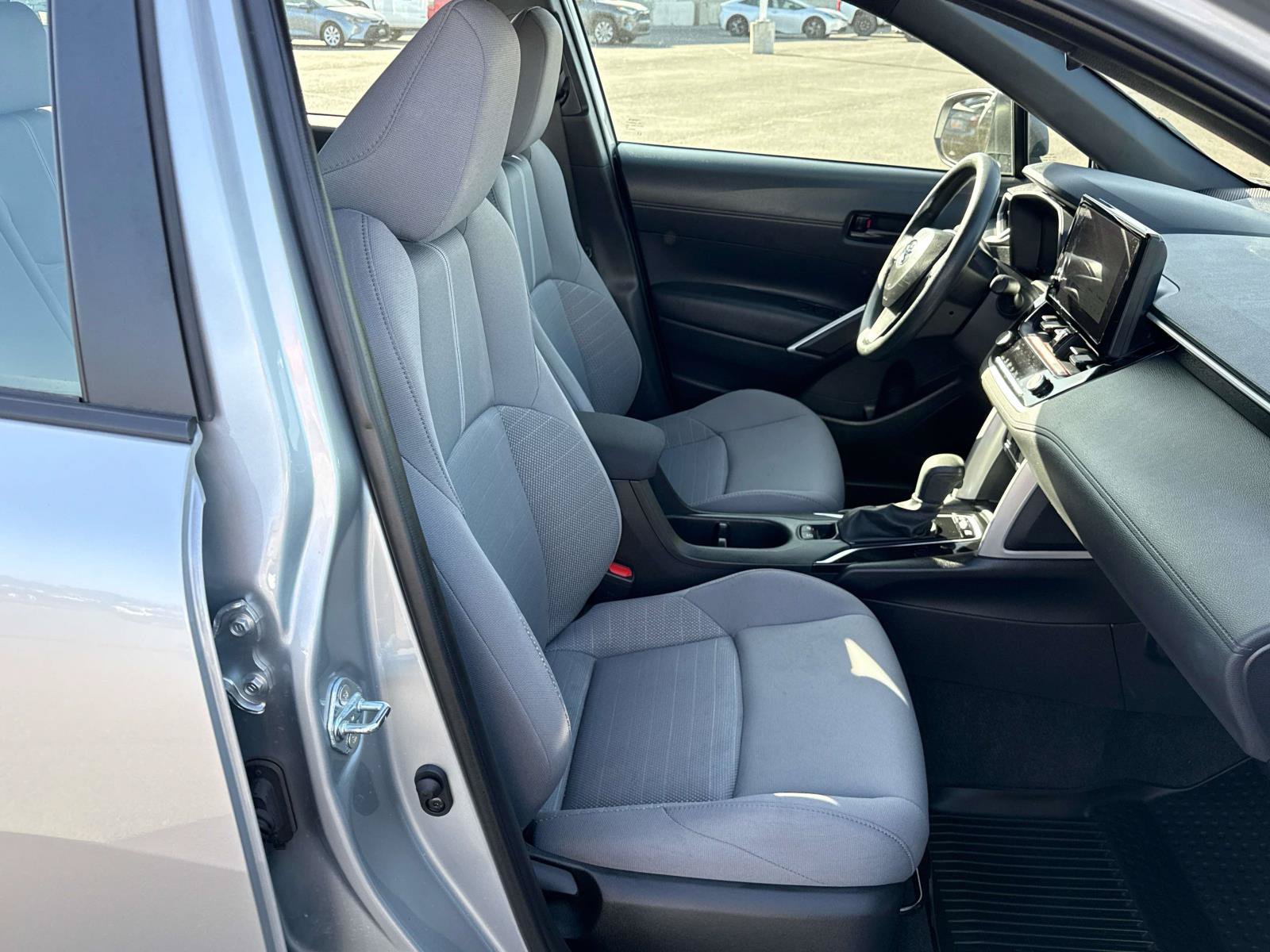 Used 2025 Toyota Corolla Cross AWD Hybrid image 17