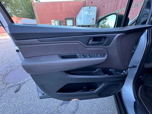 Used 2021 Honda Odyssey EX image 15