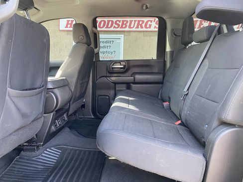 Used 2024 Chevrolet Silverado 2500 Custom w/ Custom Value Package image 17