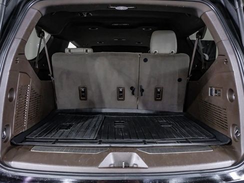 Used 2021 Chevrolet Suburban Z71 w/ Z71 Off-Road Package AWD/4WD image 50