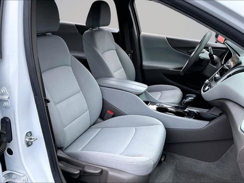 Used 2024 Chevrolet Malibu LT image 27