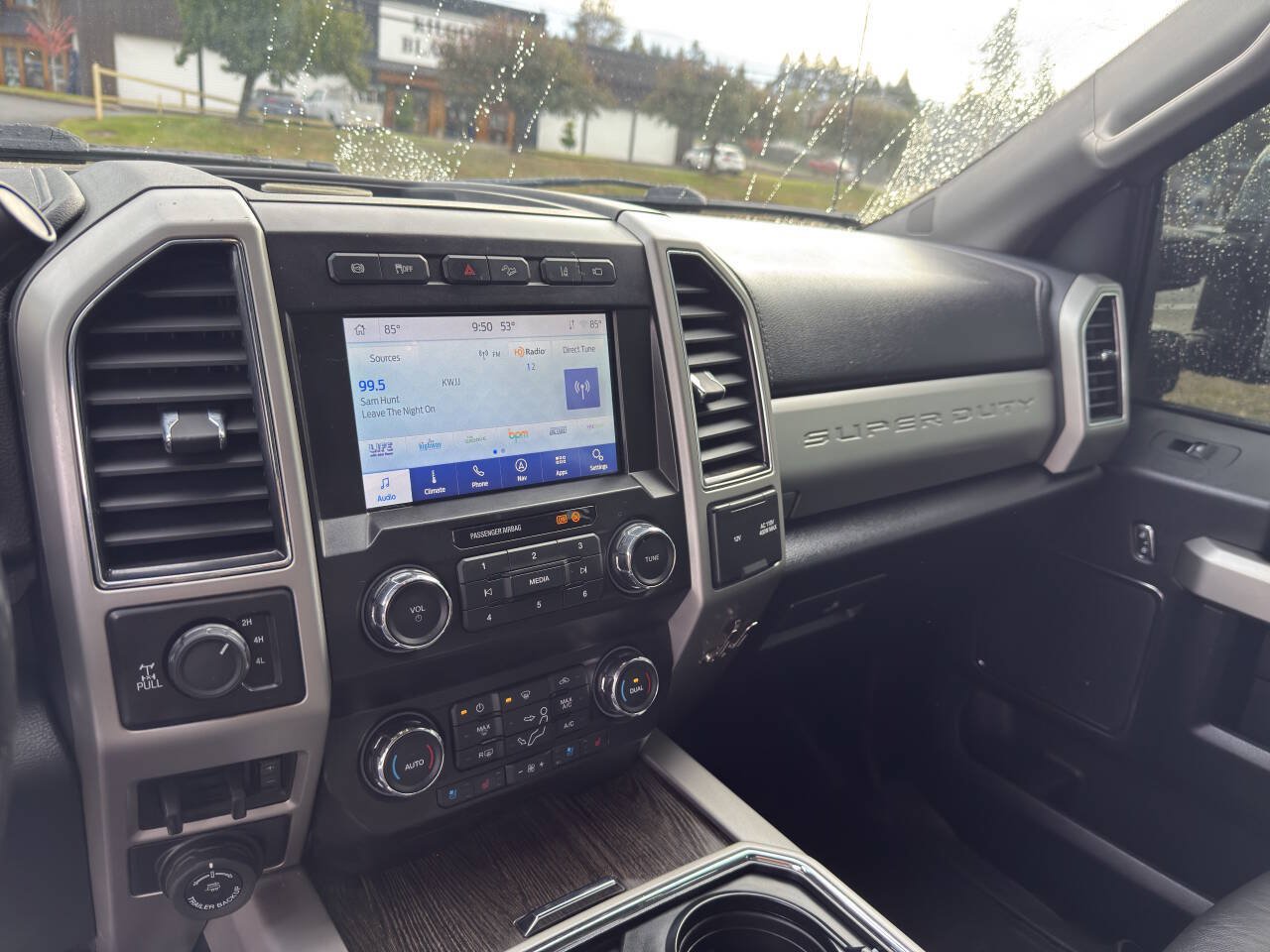 Used 2020 Ford F350 Lariat w/ Lariat Ultimate Package AWD/4WD image 4