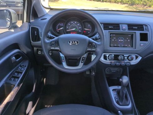 Used 2013 Kia Rio EX image 14