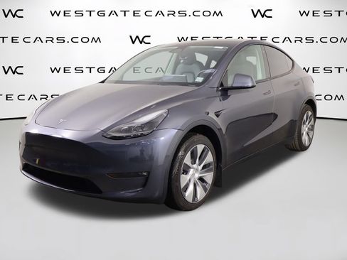 Used 2023 Tesla Model Y Long Range AWD/4WD image 1