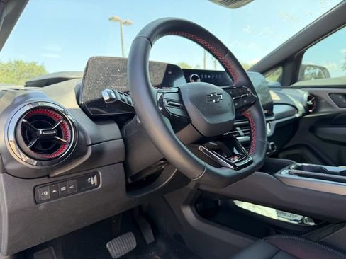Used 2026 Chevrolet Equinox EV RS w/ Convenience Package II FWD image 9