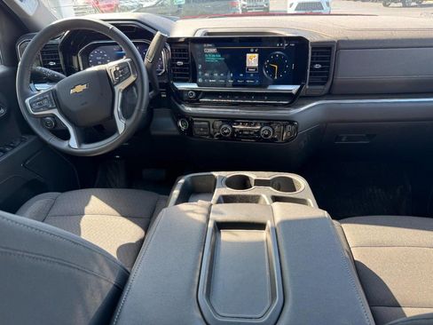 Used 2024 Chevrolet Silverado 1500 LT w/ Z71 Off-Road Package AWD/4WD image 16