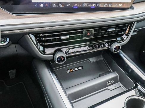 New 2026 Chevrolet Suburban High Country AWD/4WD image 36
